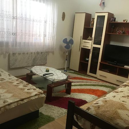Nis Apartman Экстерьер фото